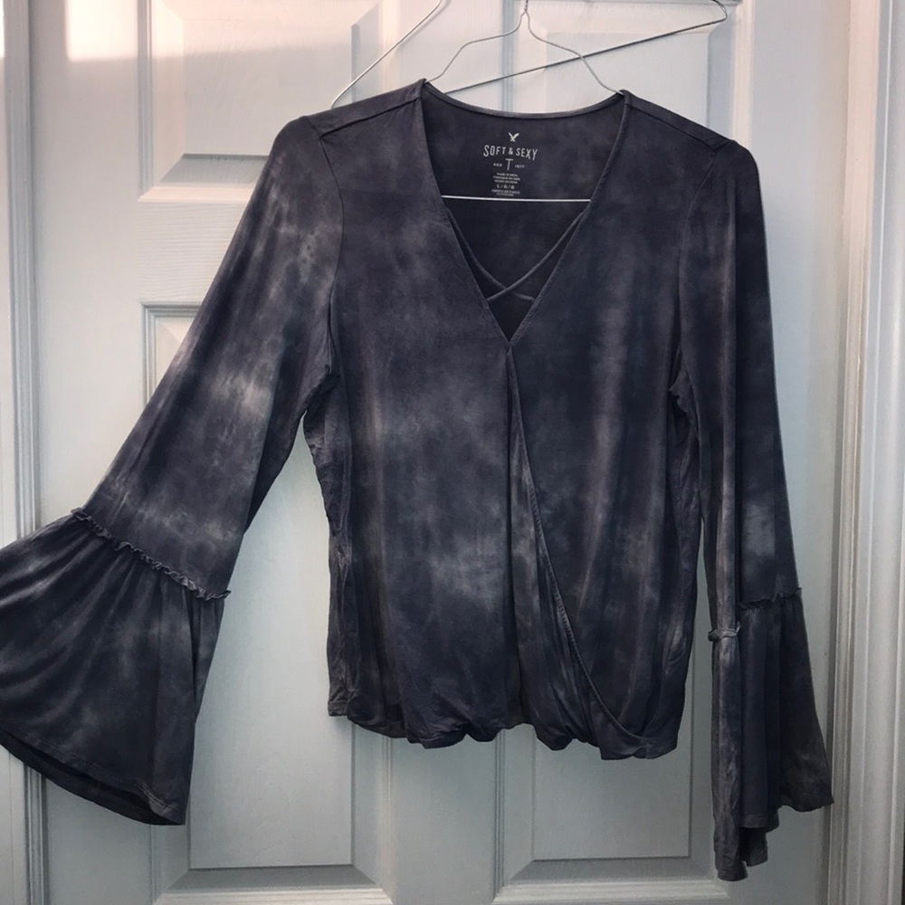 American eagle belle sleeve shirt
